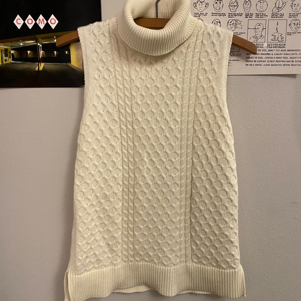Tommy Bahama Sleeveless Sweater Turtleneck